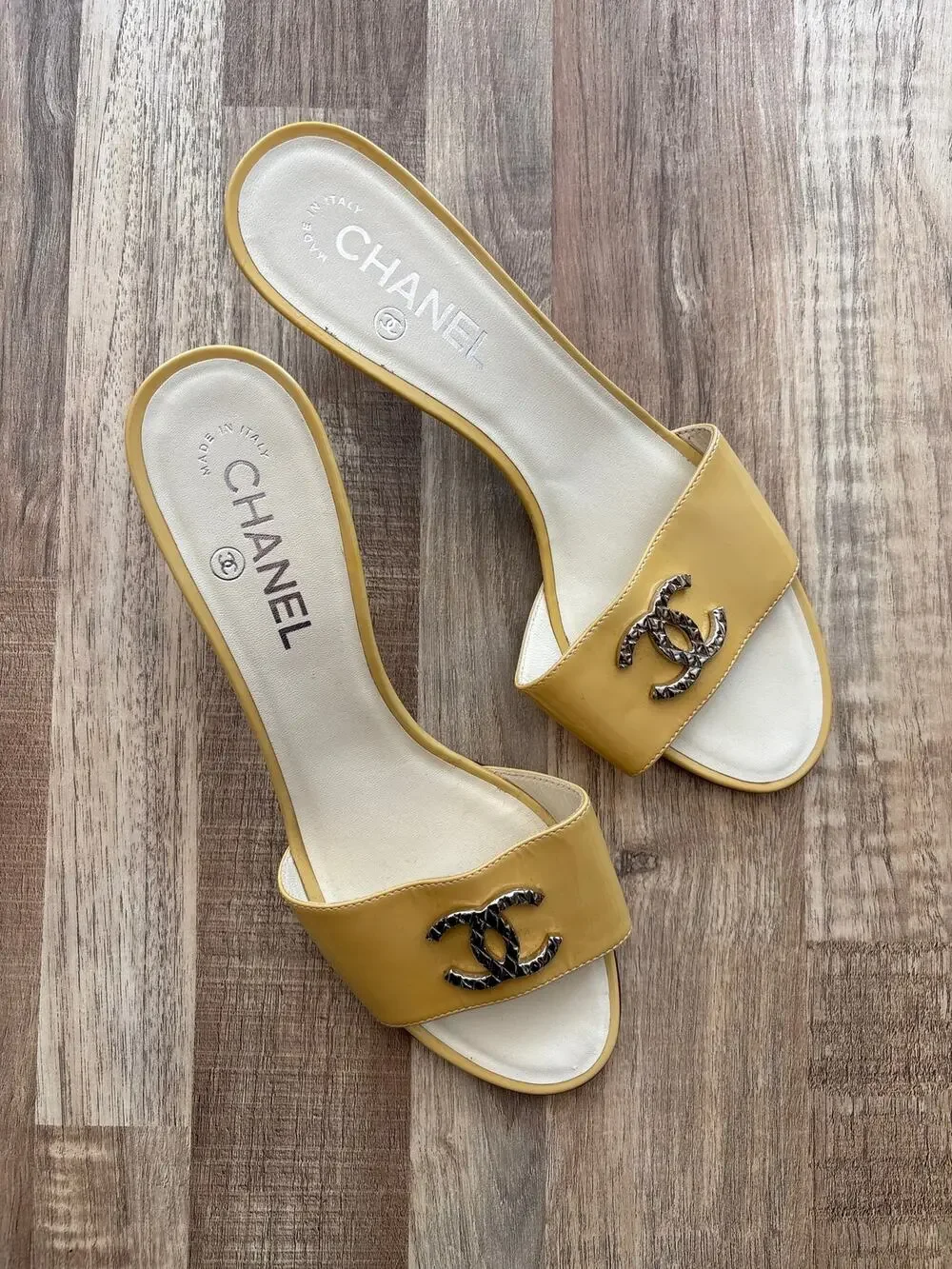 CHANEL Y2K Patent Leather Mules Silver CC Logo Butter Yellow Kitten Heels 39